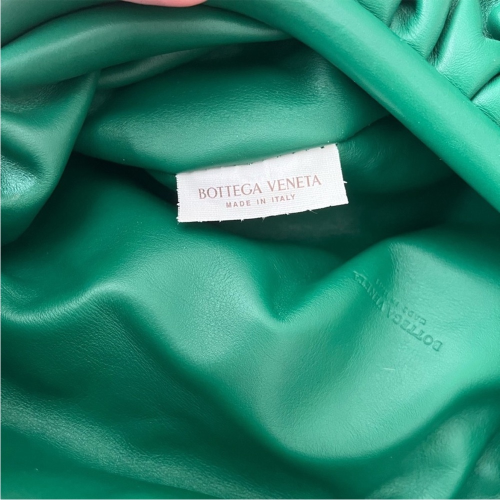 Bottega Veneta Leather Chain
Pouch Belt Bag - Picture 16 of 16